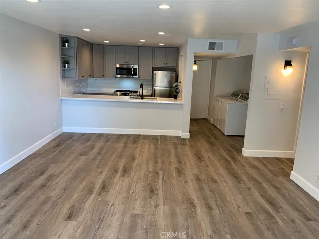 384 Orange Blossom 132, Irvine, California 92618
