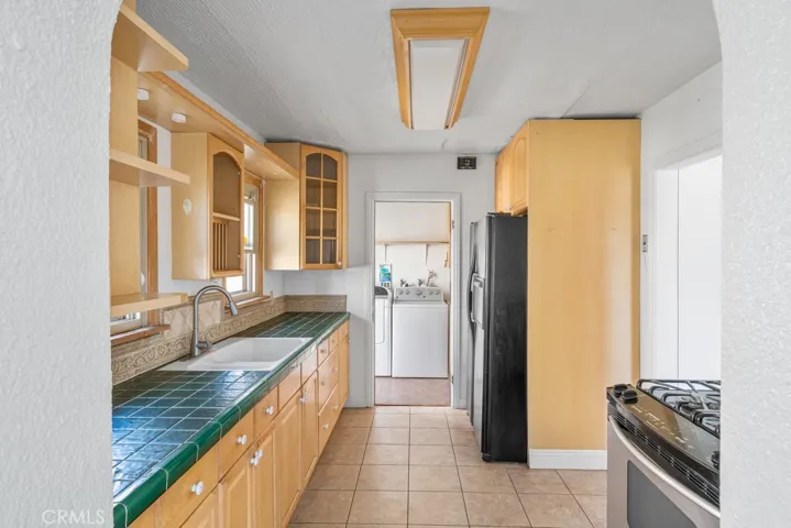 2822 Somerset Drive, Los Angeles, California 90016