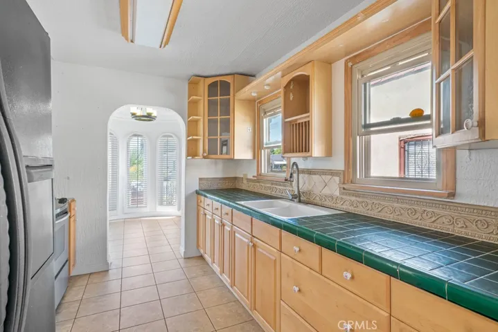 2822 Somerset Drive, Los Angeles, California 90016