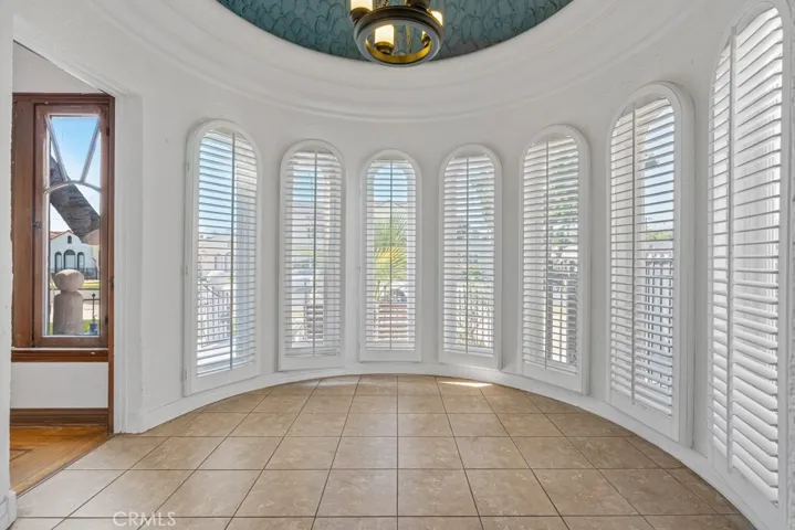 2822 Somerset Drive, Los Angeles, California 90016