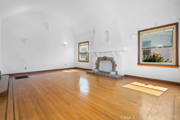 2822 Somerset Drive, Los Angeles, California 90016