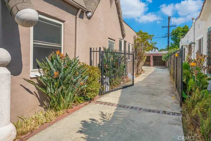 2822 Somerset Drive, Los Angeles, California 90016