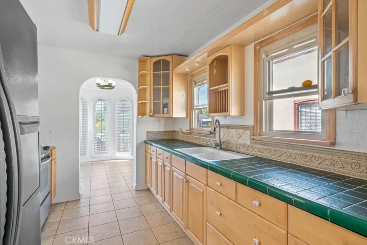 2822 Somerset Drive, Los Angeles, California 90016