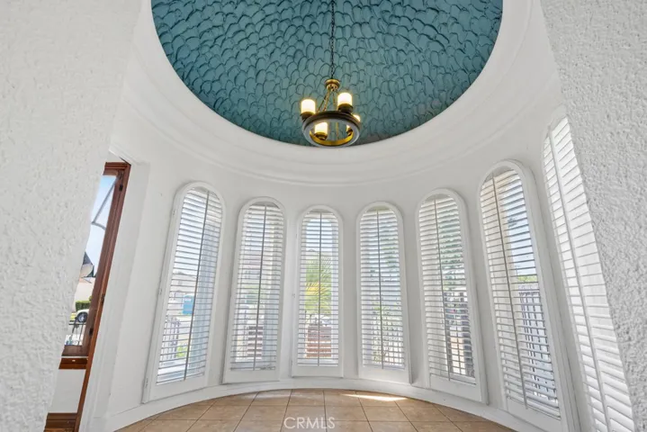 2822 Somerset Drive, Los Angeles, California 90016