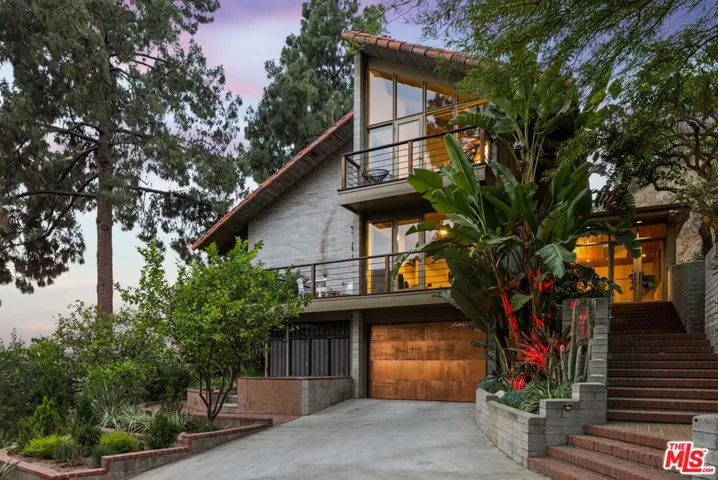 875 Skyland Drive, Sierra Madre, California 91024