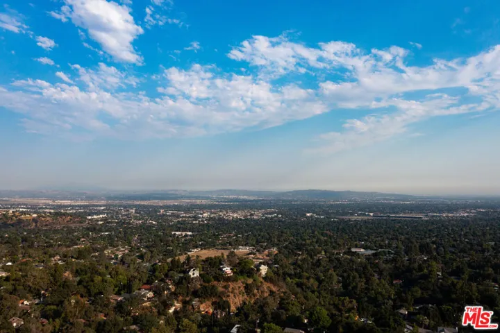 875 Skyland Drive, Sierra Madre, California 91024