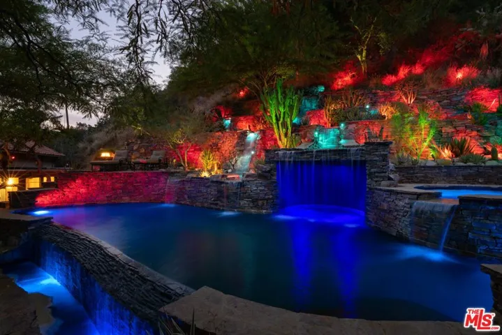 875 Skyland Drive, Sierra Madre, California 91024