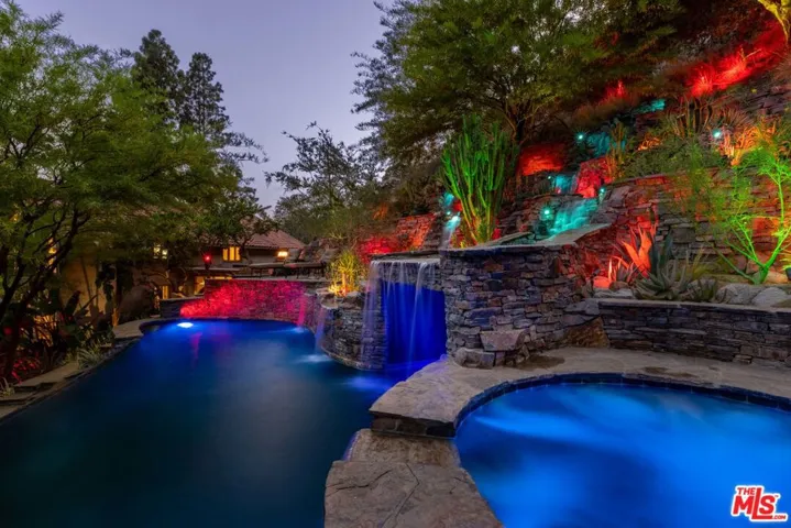 875 Skyland Drive, Sierra Madre, California 91024