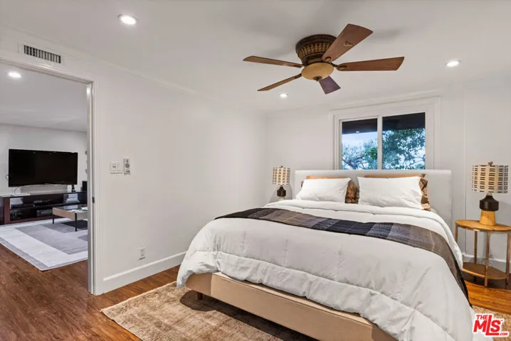 875 Skyland Drive, Sierra Madre, California 91024