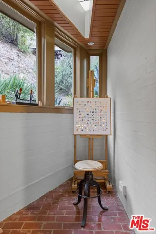 875 Skyland Drive, Sierra Madre, California 91024