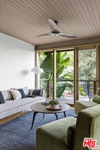 875 Skyland Drive, Sierra Madre, California 91024