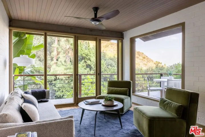 875 Skyland Drive, Sierra Madre, California 91024