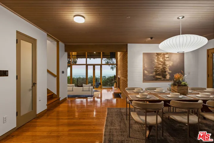 875 Skyland Drive, Sierra Madre, California 91024