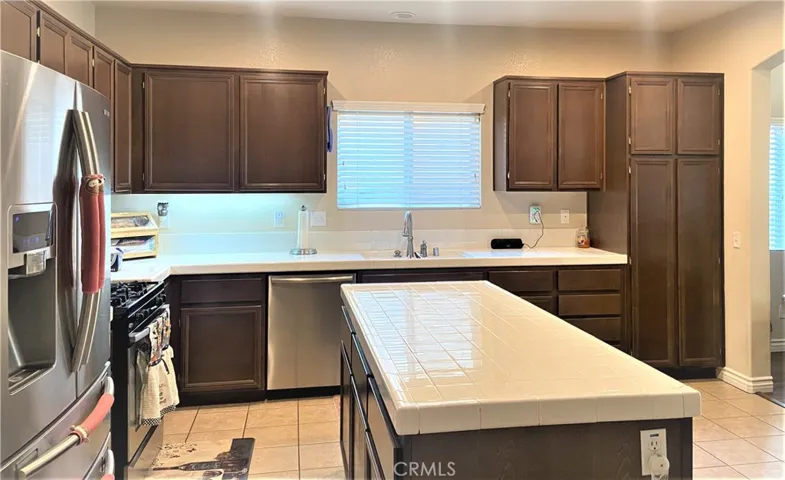 11603 Luna Road, Victorville, California 92392