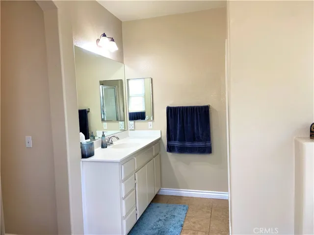 11603 Luna Road, Victorville, California 92392