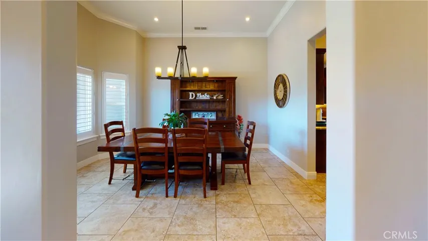 Dinning Rm.