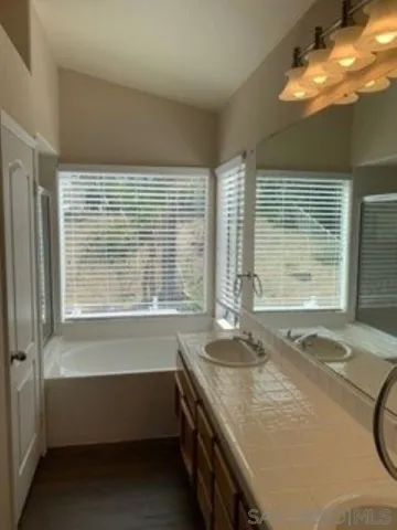 2390 Fairway Oaks Dr, Chula Vista, California 91915
