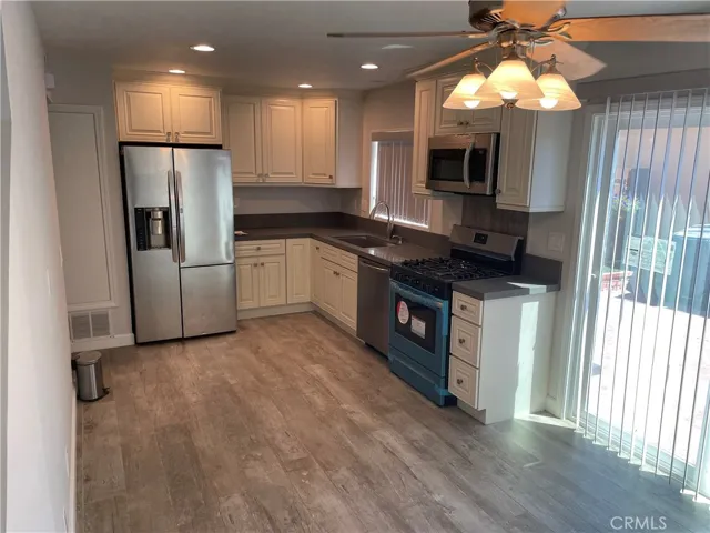 17101 Los Modelos Street, Fountain Valley, California 92708