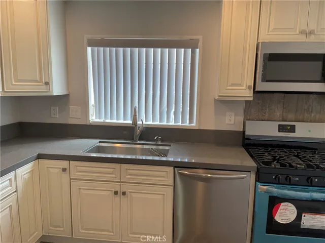 17101 Los Modelos Street, Fountain Valley, California 92708
