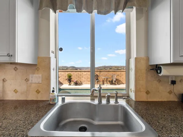 27751 Country Lane Road, Laguna Niguel, California 92677
