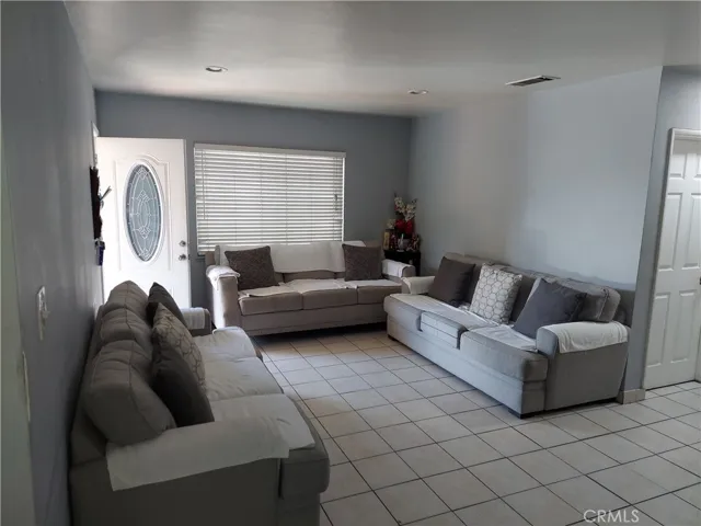 9875 Del Mar Avenue, Montclair, California 91763