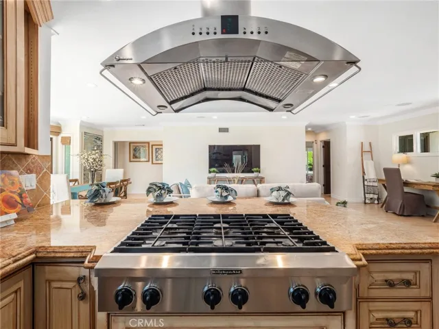 Kitchen 6 burner cooktop