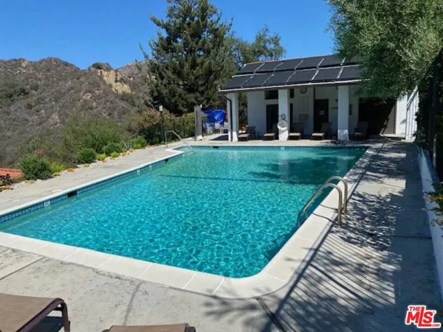 1669 Michael Lane, Pacific Palisades, California 90272