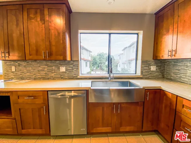 1669 Michael Lane, Pacific Palisades, California 90272