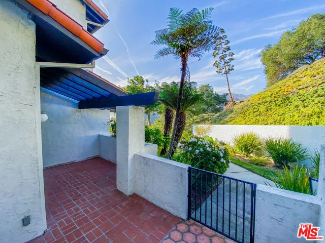 1669 Michael Lane, Pacific Palisades, California 90272