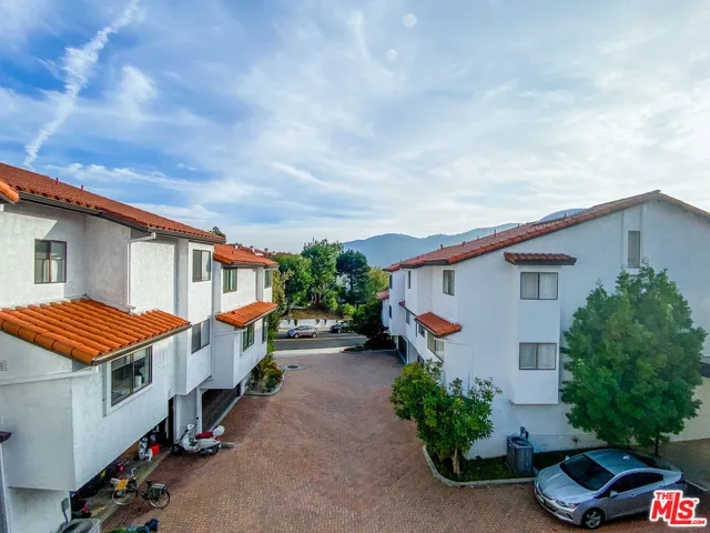 1669 Michael Lane, Pacific Palisades, California 90272