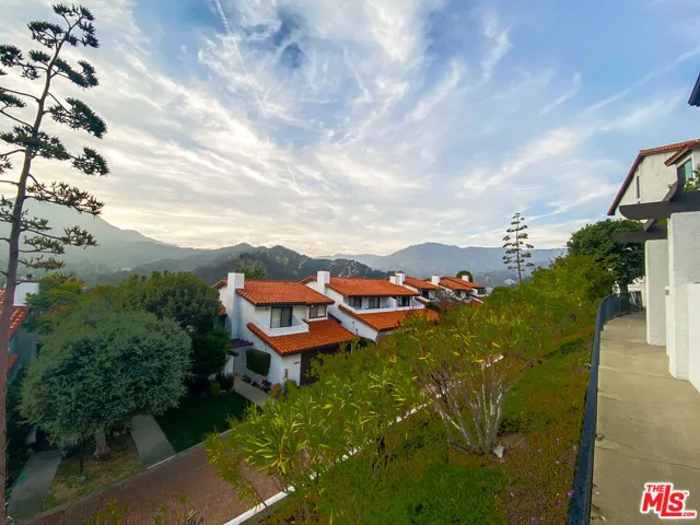 1669 Michael Lane, Pacific Palisades, California 90272