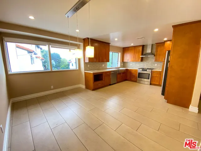 1669 Michael Lane, Pacific Palisades, California 90272