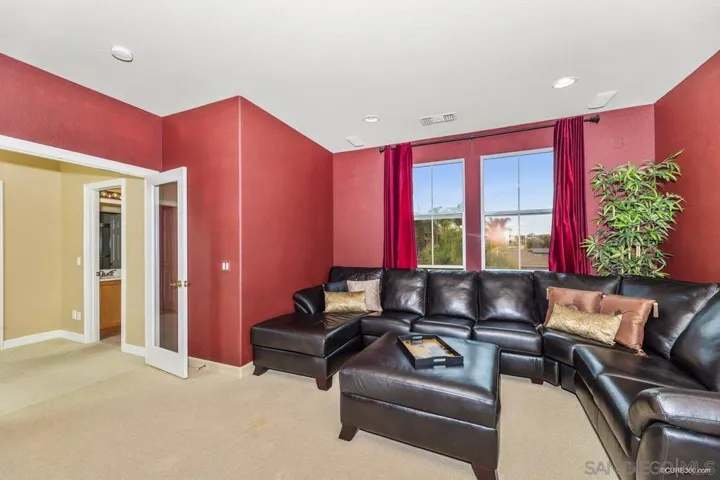 11727 Creek Bluff Dr, Poway, California 92064