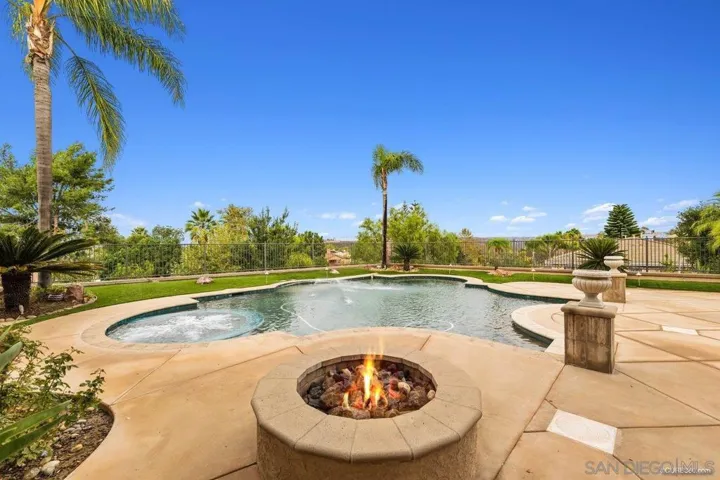 11727 Creek Bluff Dr, Poway, California 92064