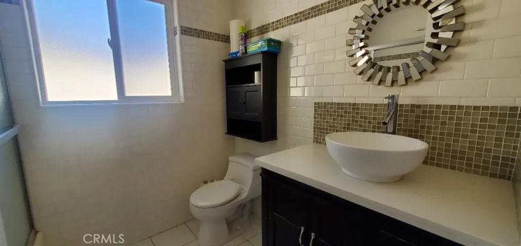 Main Bath /Shower Upstairs