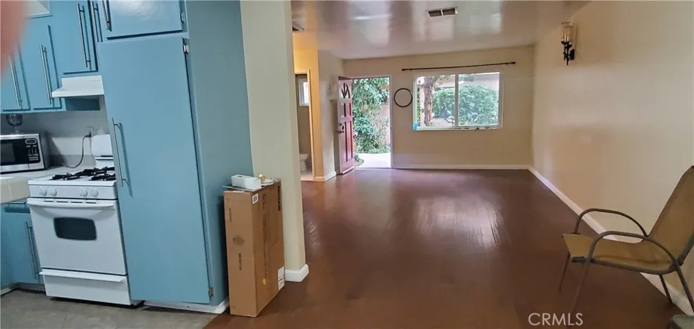 17045 Roscoe Boulevard 2, Northridge, California 91325