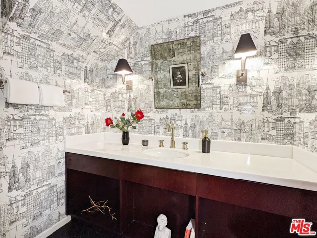 1131 Alta Loma Road 605, West Hollywood, California 90069
