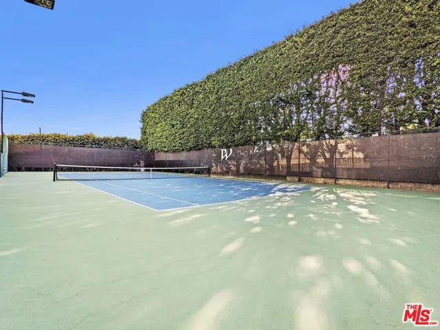 1131 Alta Loma Road 605, West Hollywood, California 90069