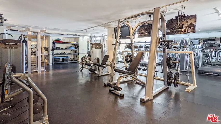1131 Alta Loma Road 605, West Hollywood, California 90069