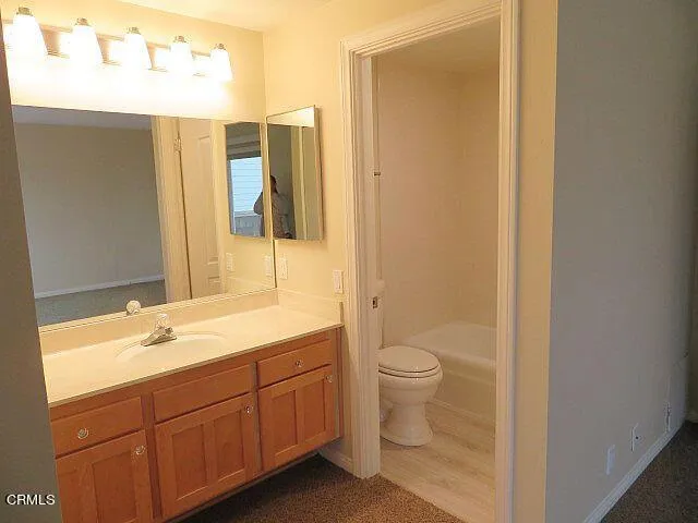 front bedroom bath