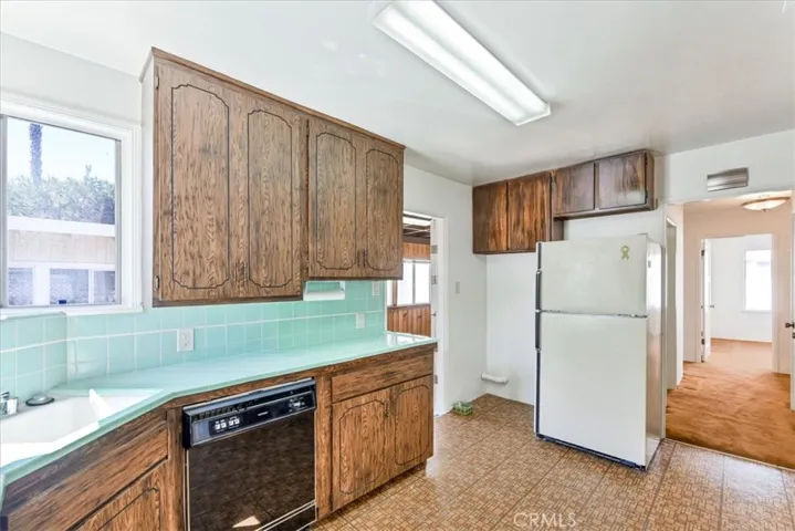 2125 N Greenbrier Road, Long Beach, California 90815