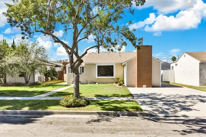 2125 N Greenbrier Road, Long Beach, California 90815