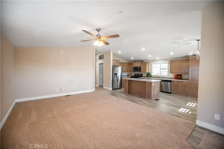 15980 Grand Avenue M-27, Lake Elsinore, California 92530