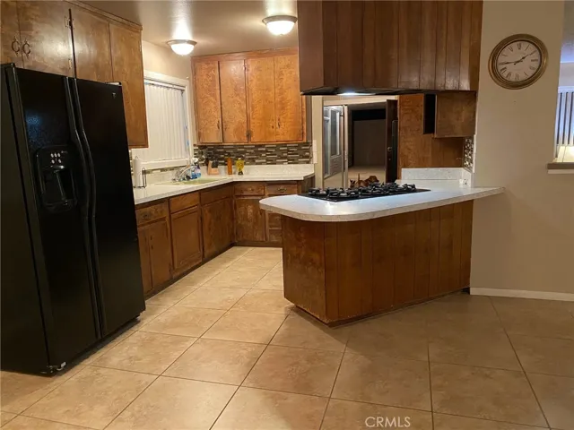 Kitchen with Snack Bar