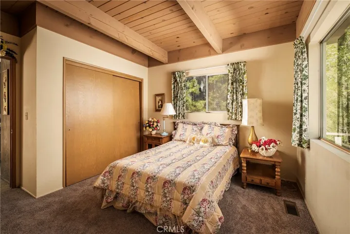 28287 Bern Lane, Lake Arrowhead, California 92352