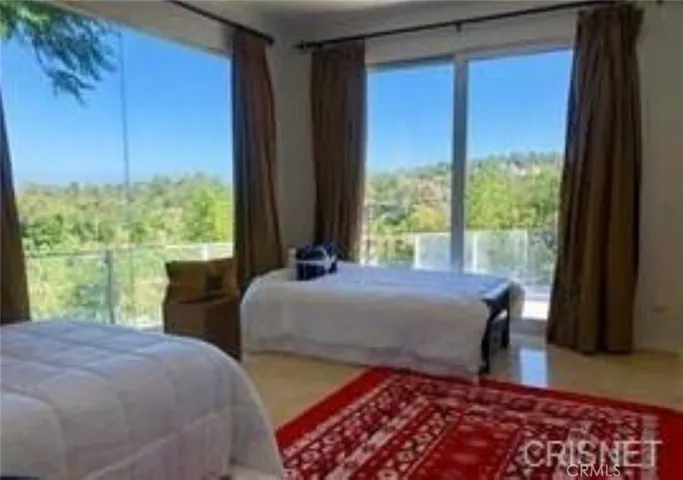 5353 Shirley Avenue, Tarzana, California 91356
