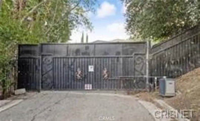 5353 Shirley Avenue, Tarzana, California 91356
