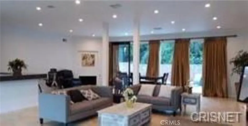 5353 Shirley Avenue, Tarzana, California 91356