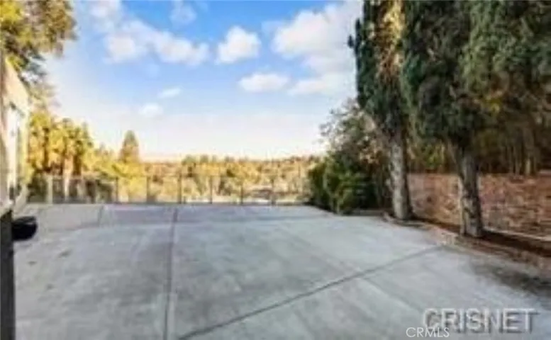 5353 Shirley Avenue, Tarzana, California 91356