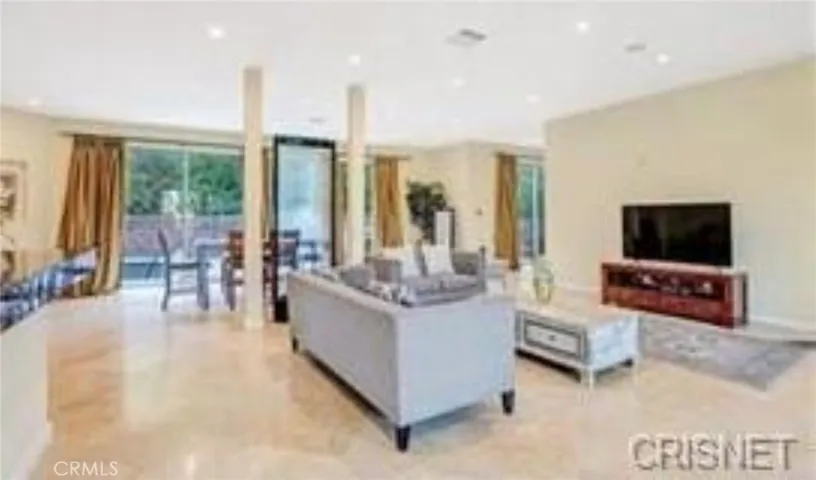 5353 Shirley Avenue, Tarzana, California 91356